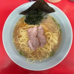 ラーメン(700円)