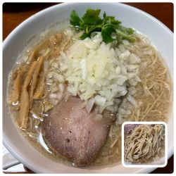 背脂煮干そば850円　大盛150円