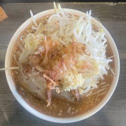 マンモスラーメン(1100円)ニンニク