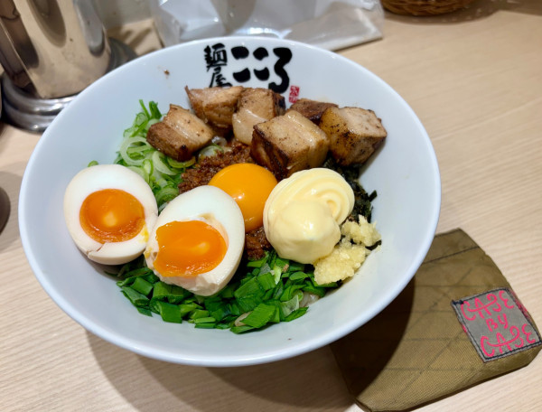 「肉入り台湾まぜそば＋味玉＋マヨネーズ＋追い飯多め」@麺屋こころ 所沢店の写真