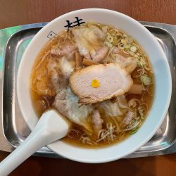 ワンタン麺(小)¥1,200 半炒飯¥500