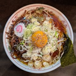 ラーメン黒+ねぎ玉子