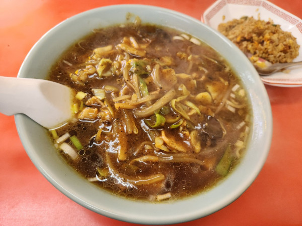 「カレーソバ　半チャーハンセット」@中華麺舗 虎の写真