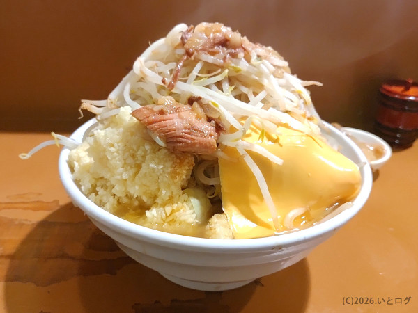 「ラーメン 300g（＋チーズ）」@夢を語れ 松山店の写真