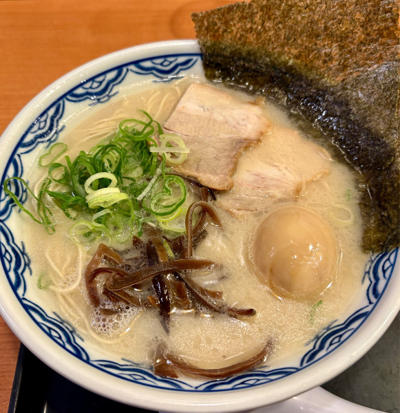 「由丸らーめん＋タイムサービス替玉選択」@由丸 九段下店の写真