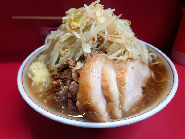 「大豚  野菜  ニンニク  カラメ」@ラーメン二郎 三田本店の写真