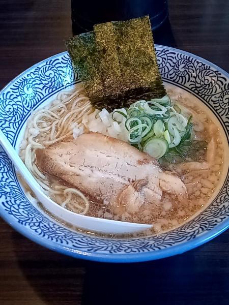 「背脂煮干し中華そば(880円)」@たかつきの写真