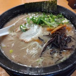 らーめん　※バリバリ　＋替玉（一回無料）　※こなおとし