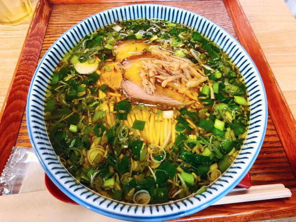 「きらくのニラそば（醤油）」@キッチンきらくの写真