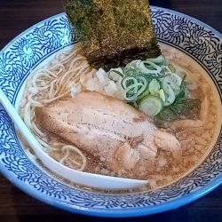 背脂煮干し中華そば(880円)