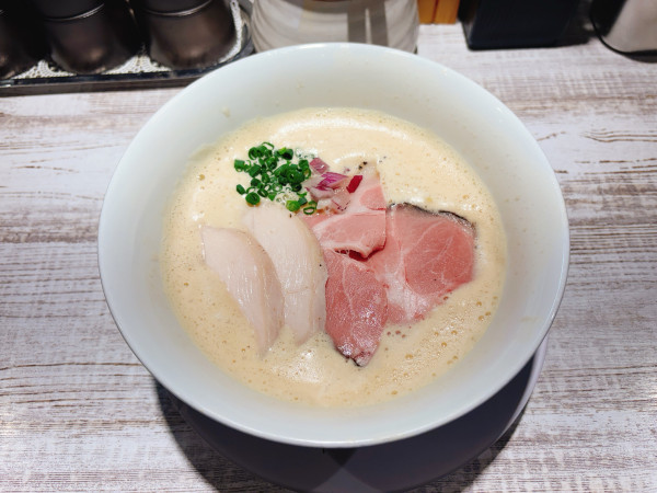 「鶏白湯醤油」@ラーメン家 あかぎの写真