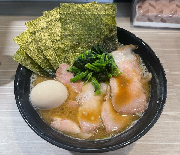 「特製ラーメン」@横浜家系ラーメン こうの写真