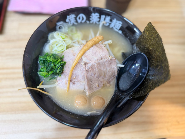 「白〜Shiro〜(中華麺[中太麺])1000円」@僕の、薬膳麺。 日暮里店の写真