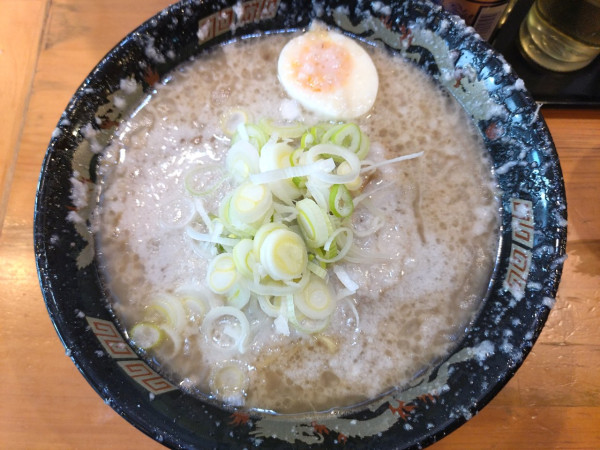 「ラーメン大盛　味普通　脂多め　にんにく少なめ」@らーめん 平太周 神保町店の写真