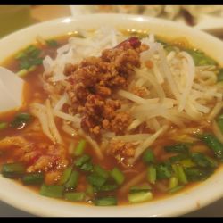 限定台湾ラーメン＆唐揚げセット