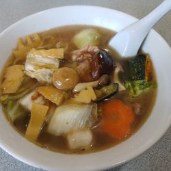 野菜あんかけラーメン 880円