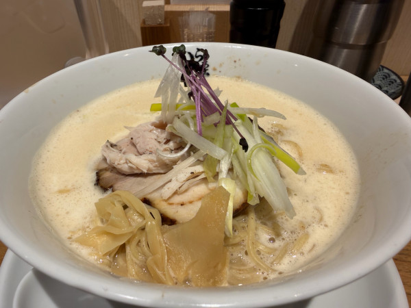 「鶏白湯ラーメン」@らぁ麺 もう利 半蔵門店の写真