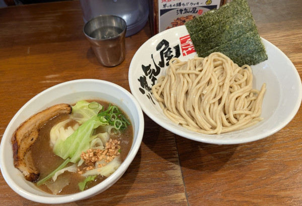 「焦がし醤油つけ麺（990円）」@つけ麺津気屋 武蔵浦和の写真