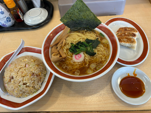 「中華そば、炒飯、餃子セット1450円」@中華そば 浜田屋 本店の写真