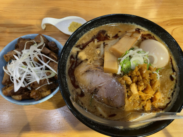 「にんにく焼味噌ラーメン+チャーシューご飯」@味噌Ramen Factory ReNgeの写真