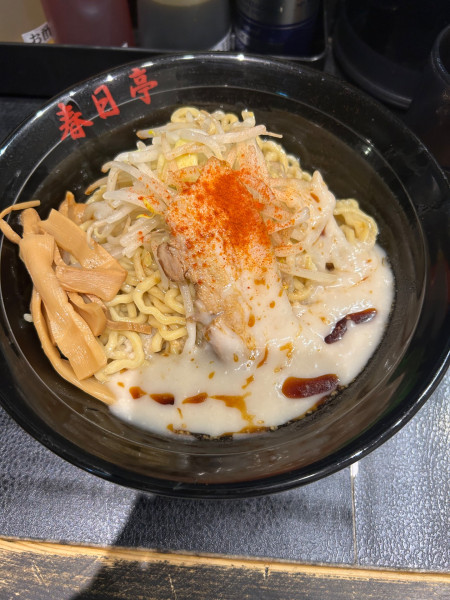 「鳥豚油そば」@油そば 春日亭 川崎店の写真