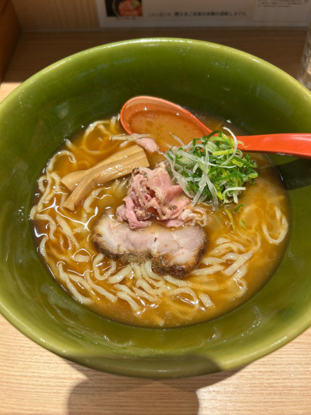 「焼きあご塩ラーメン + お茶漬け」@焼きあご塩らー麺 たかはし アトレ川崎店の写真