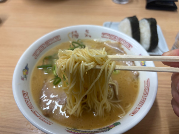 「中華そば　むすび2個　950」@陽気 横川店の写真