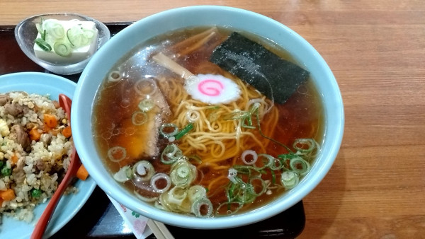 「ラーメン＋小チャーハン_850円」@中華料理よりみちの写真
