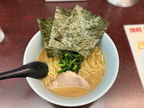 「ラーメン(太麺)並盛＊650円＋替玉(細麺.かため)100円」@翔の写真