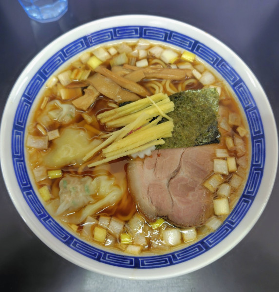 「ワンタン麺(中) 1100円」@中華そば 亀喜屋の写真