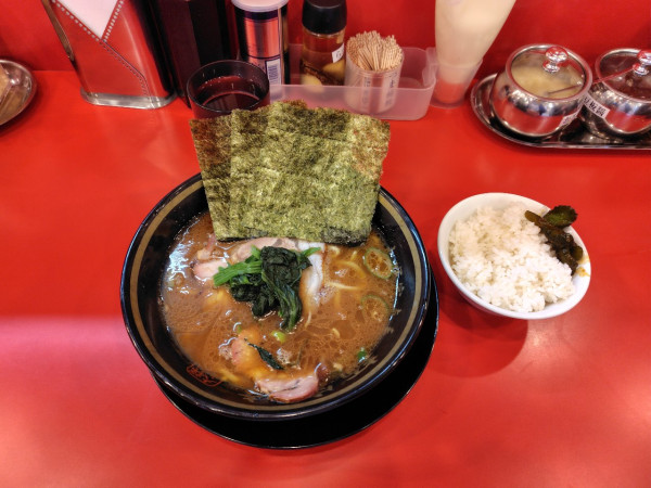 「ラーメン＋ライス食べ放題」@大輝家直系 麺家 暁の写真
