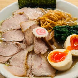 塩チャーシューメン 大 1,250円 味玉 100円