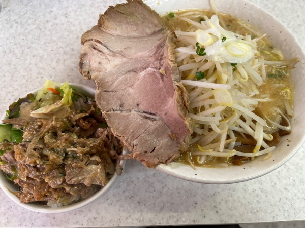 「１　らうめん＋大盛＋原価どん」@らうめん原価堂の写真