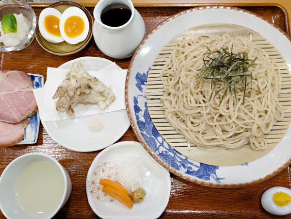 「大根汁のそば＋チャーシュー2枚＋塩たまご」@しののめヌードルの写真