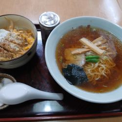 ラーメンと半かつ丼 1150円