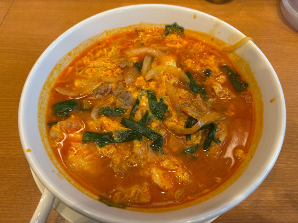 「【期間限定】チゲ味噌ラーメン」@日高屋 浜松町北口店の写真