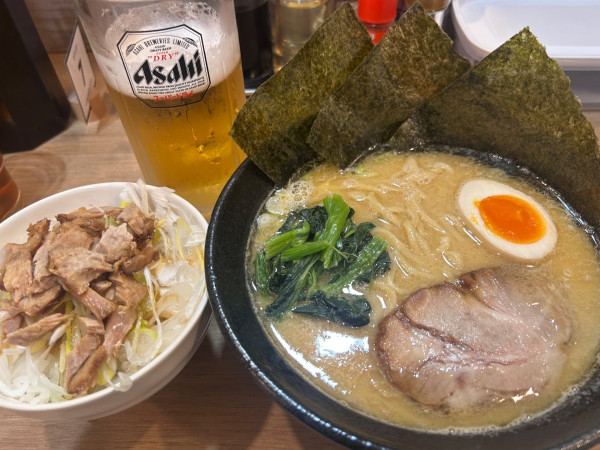 「塩豚骨ラーメン、チャーシュー丼」@横浜らーめん源泉の写真