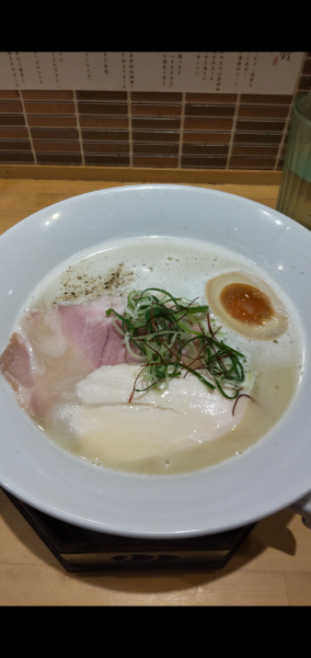 「鶏白湯塩らぁ麺　980円」@小麦と鈴の写真