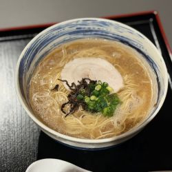 博多豚骨ラーメン 980円