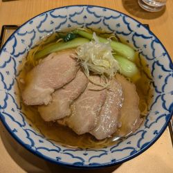 群馬県産もち豚低温ローストチャーシューの清湯そば1,580円