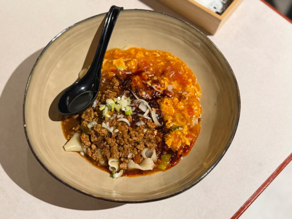 「古都ビャンビャン麺 並(中辛) 880円」@手打ちビャンビャン麺荘 古都の写真