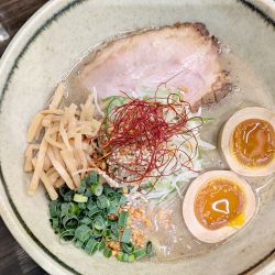 白味噌のとってもクリーミーなガーリック中華そば