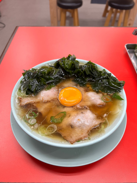 「中華そば＋生玉子＋わかめ」@高田馬場なぎちゃんラーメン in白鳥会館の写真