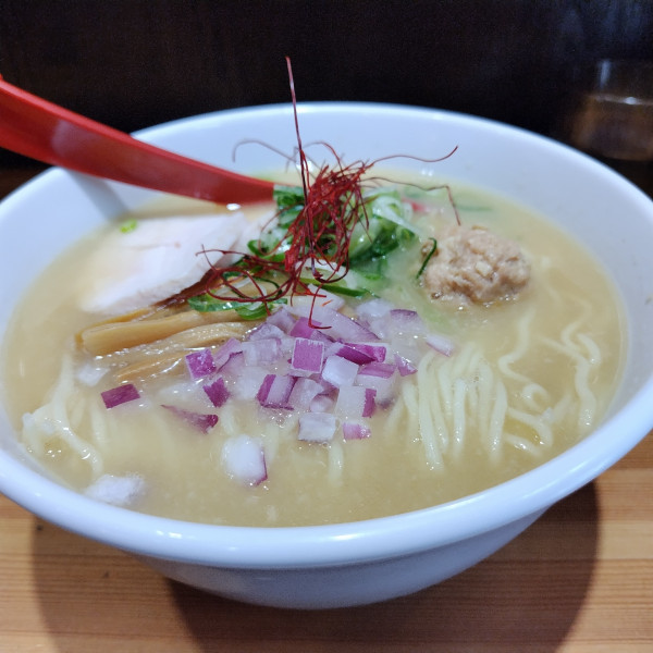 「濃厚鶏白湯 塩　大盛1100円」@らぁ麺 ちり葉の写真