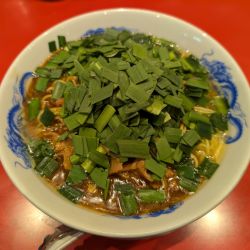 モツニラあんかけラーメン