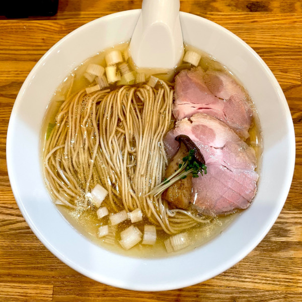 「＜限定＞ ゴールド＆クリアな煮干しラーメン」@ぬまちゃんラーメンの写真
