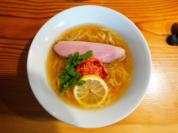 「【季節のら〜めん】鴨汁光麺」@らーめん かねかつの写真