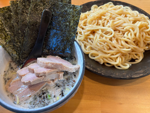 「肉塩つけ麺 +海苔」@つけ麺 ががちゃい 中山店の写真