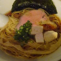 醤油ラーメン　800円