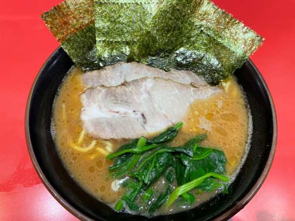 「ラーメン並　￥９５０」@横浜ラーメン 新横家の写真